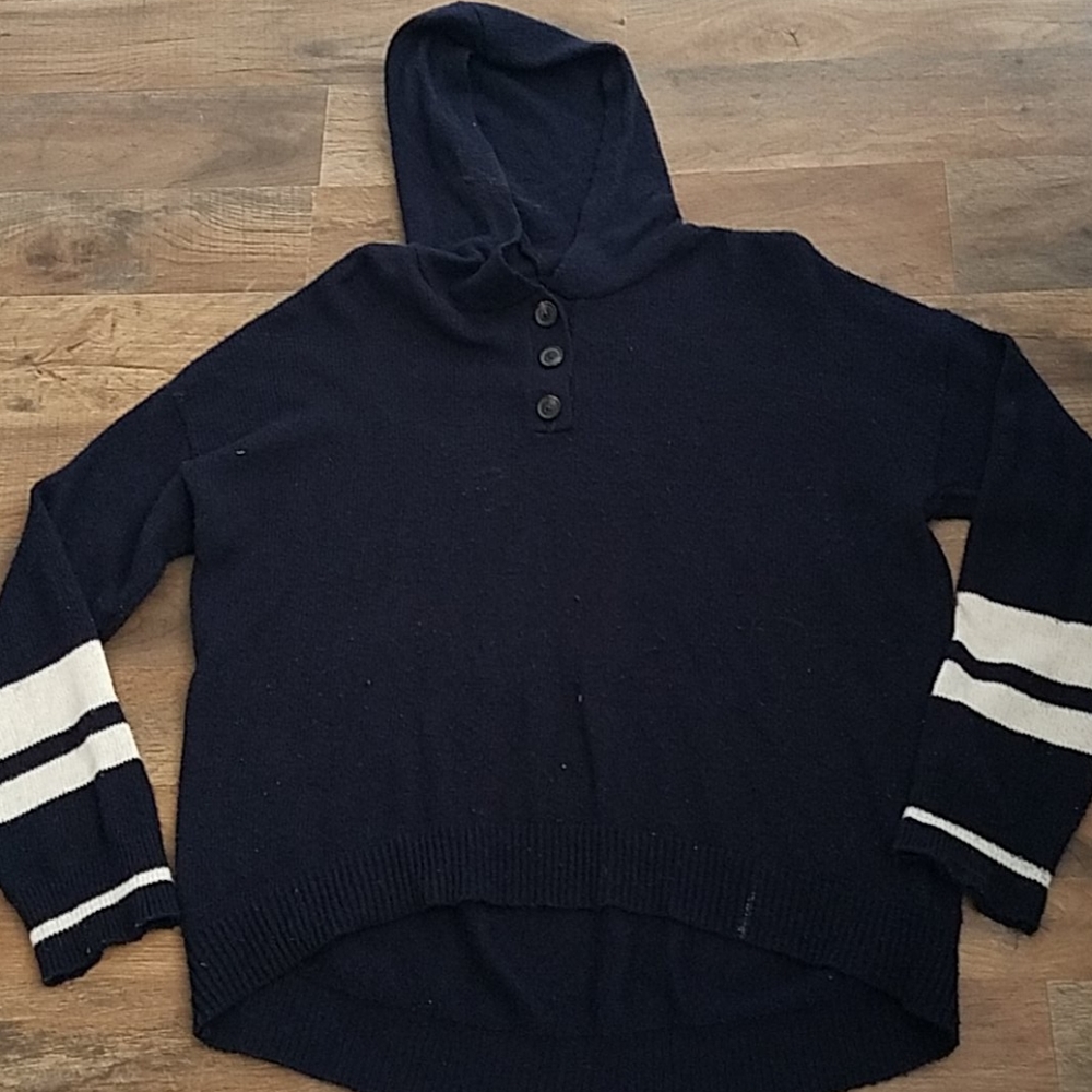 Navy blue and white American Eagle pull over